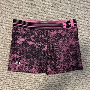 Women’s Medium Under Armour Exercise Shorts